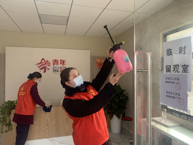 13馬鞍山中心將中心“青年微家”陣地改為臨時留觀室，青年志愿者定期進行場所消毒處理，進一步發(fā)揮團屬陣地和青年志愿者作用（3）.jpg